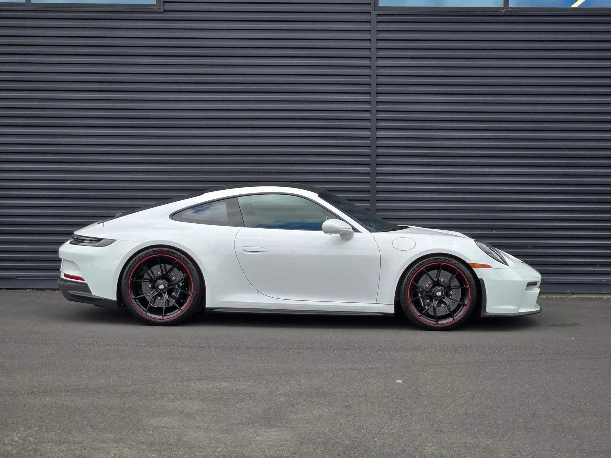 2,700-Mile 2022 Porsche 992 GT3 Touring photo 2