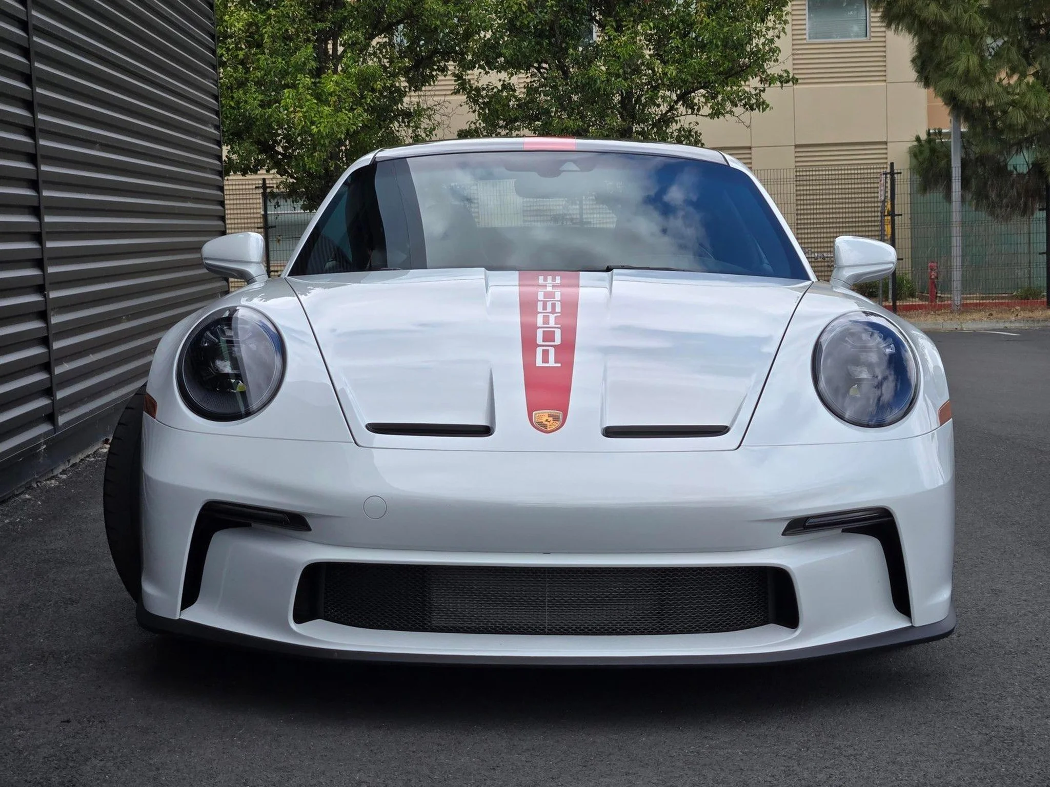 2,700-Mile 2022 Porsche 992 GT3 Touring photo 5