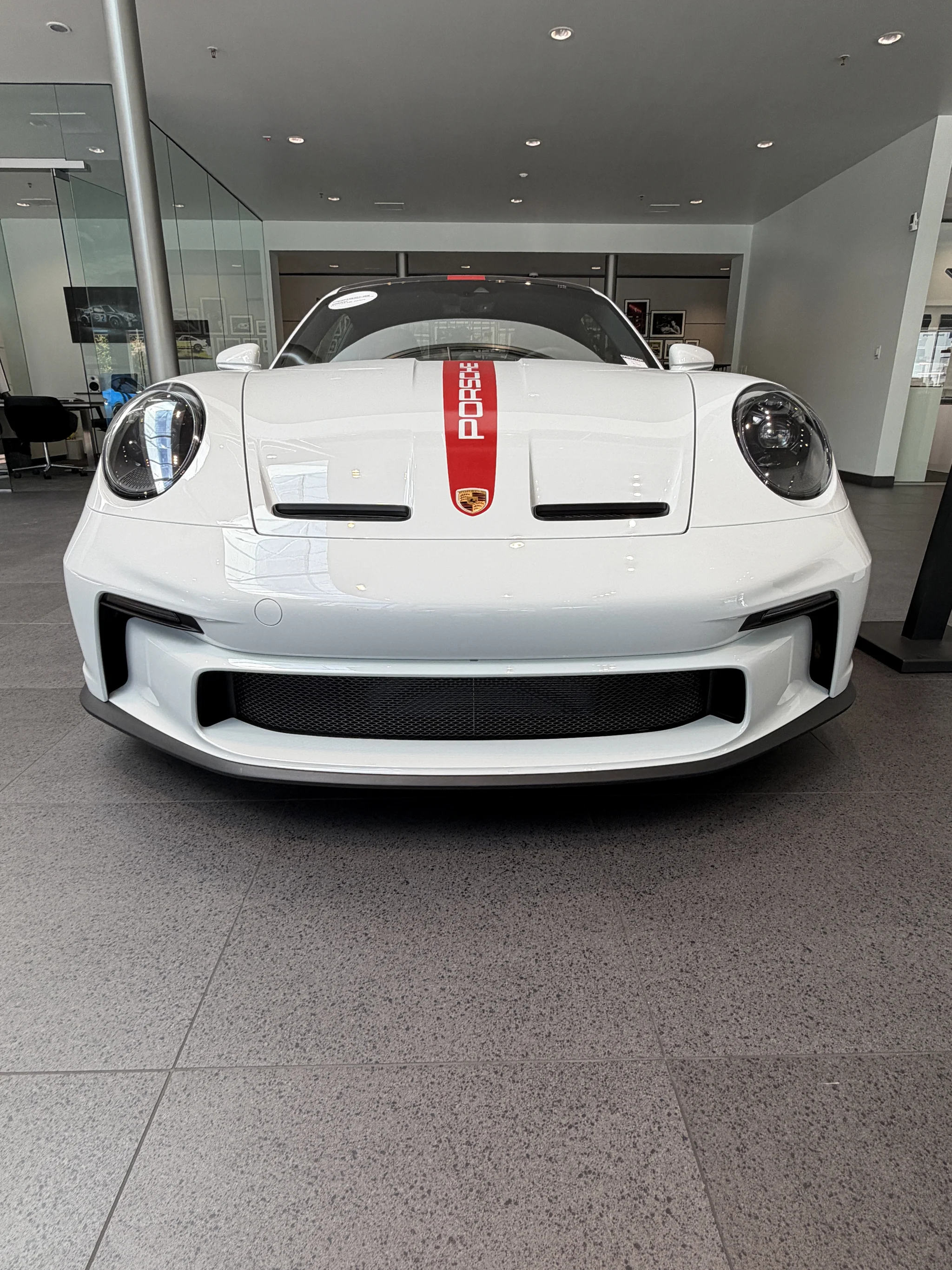 2,700-Mile 2022 Porsche 992 GT3 Touring photo 6