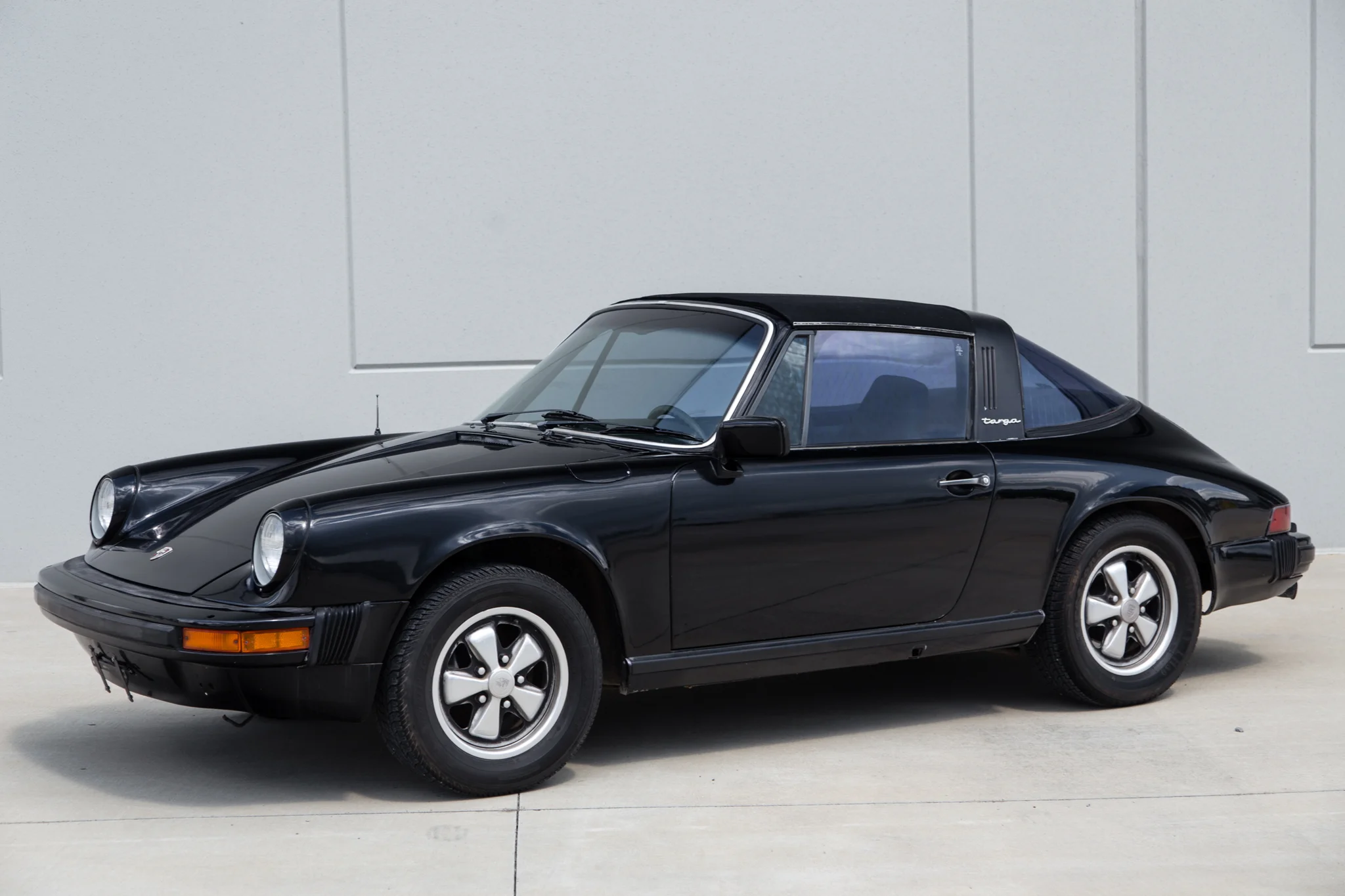 1977 Porsche 911S Targa 5-Speed photo 2