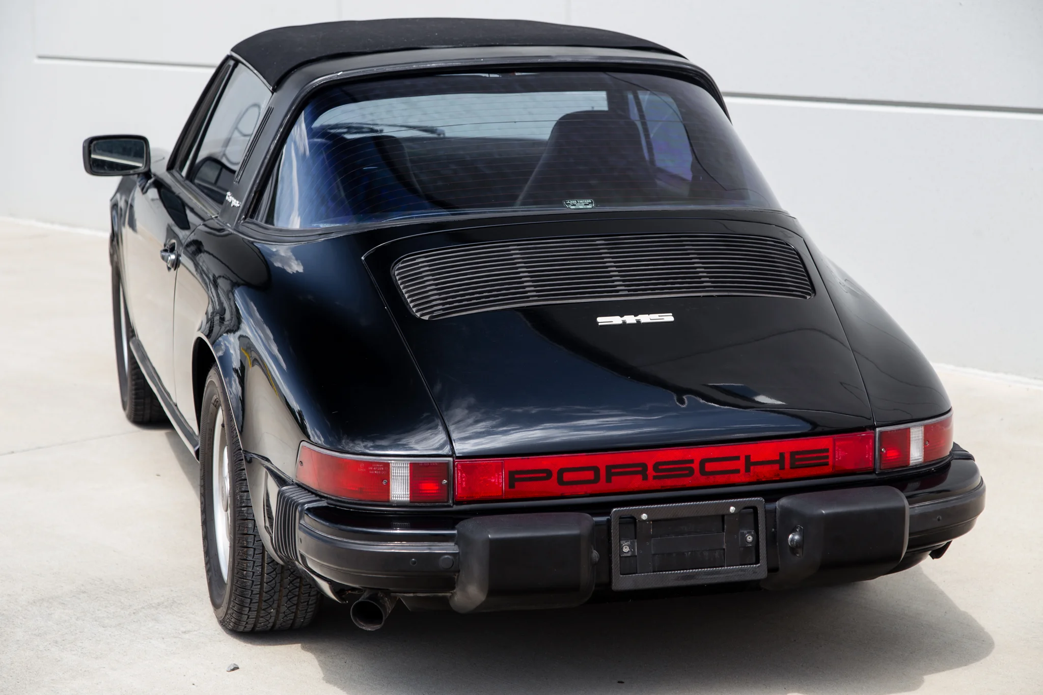 1977 Porsche 911S Targa 5-Speed photo 6