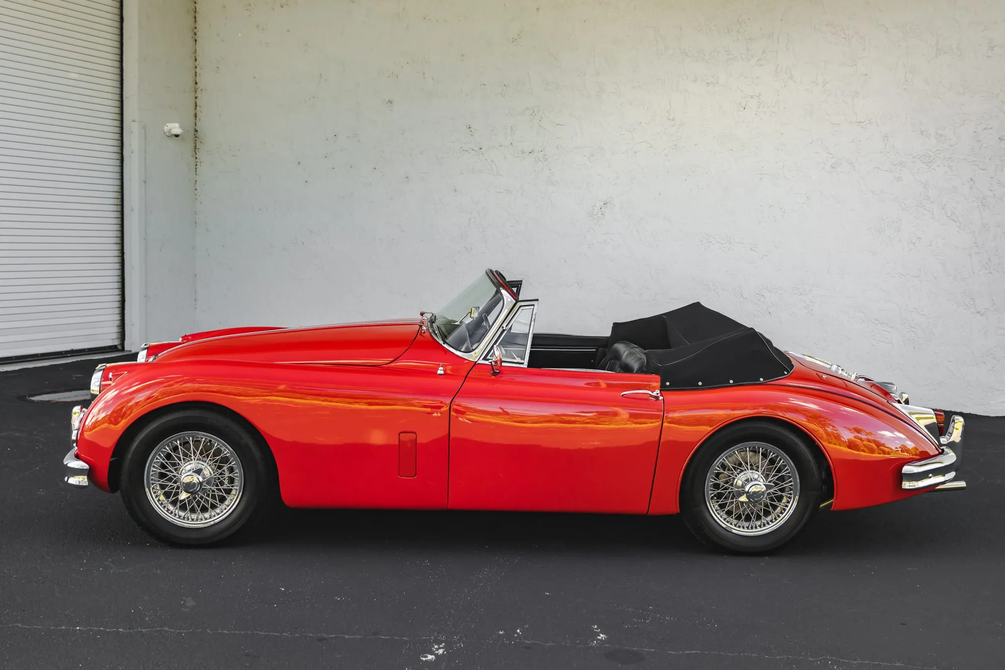 1960 Jaguar XK150 3.8L Drophead Coupe photo 3