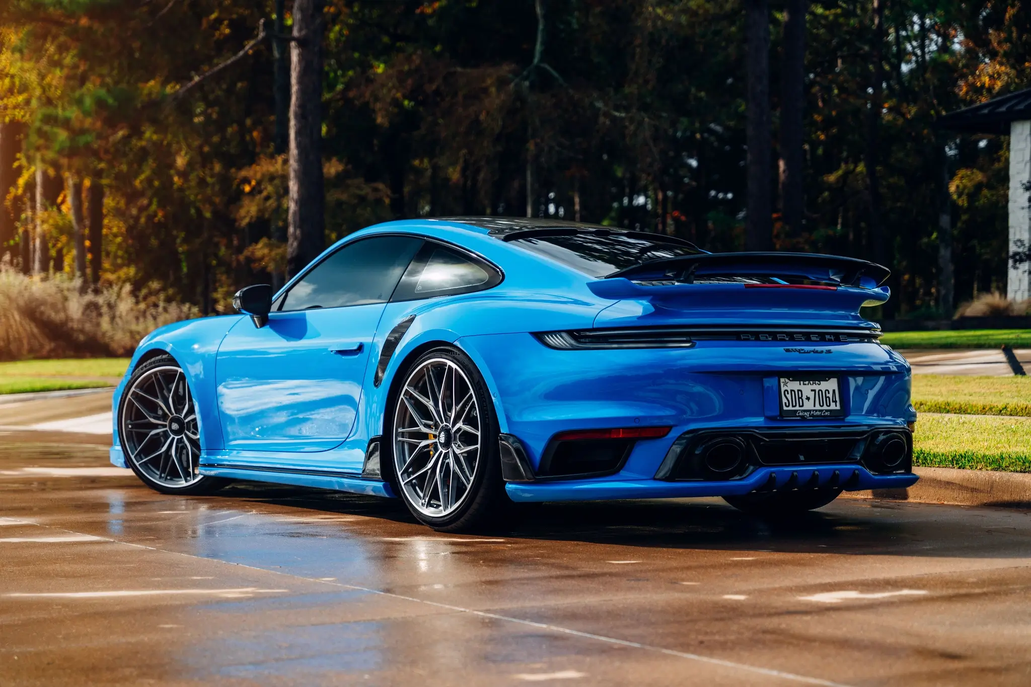 4k-Mile 2022 Porsche 992 Turbo S Coupe Lightweight Package photo 2