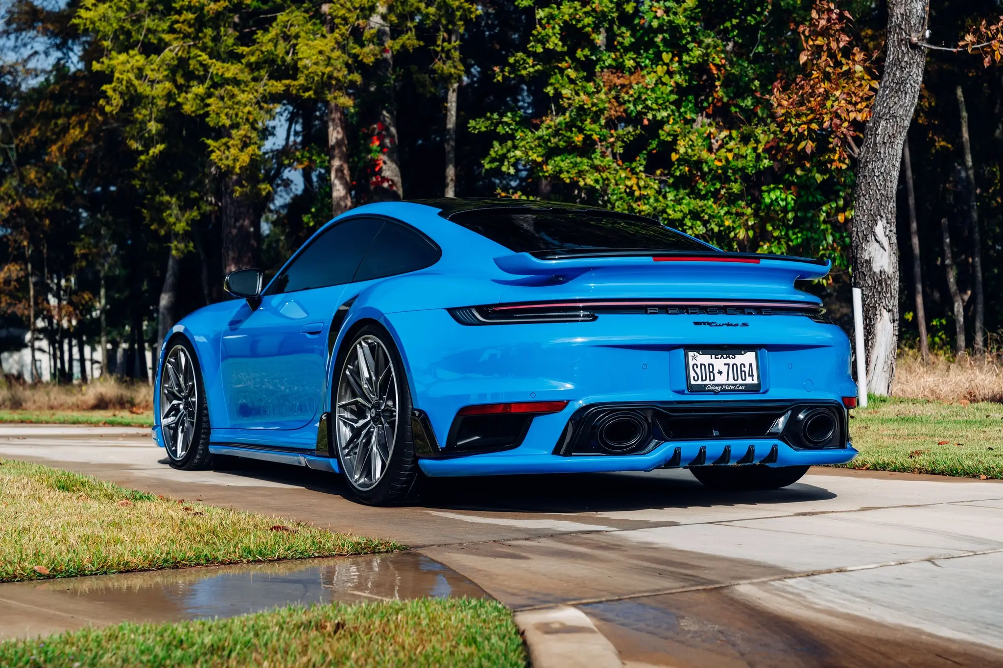 4k-Mile 2022 Porsche 992 Turbo S Coupe Lightweight Package photo 6