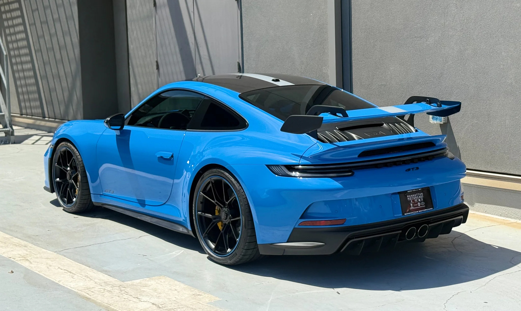 1,700-Mile 2022 Porsche 992 GT3 w/ PCCB photo 2