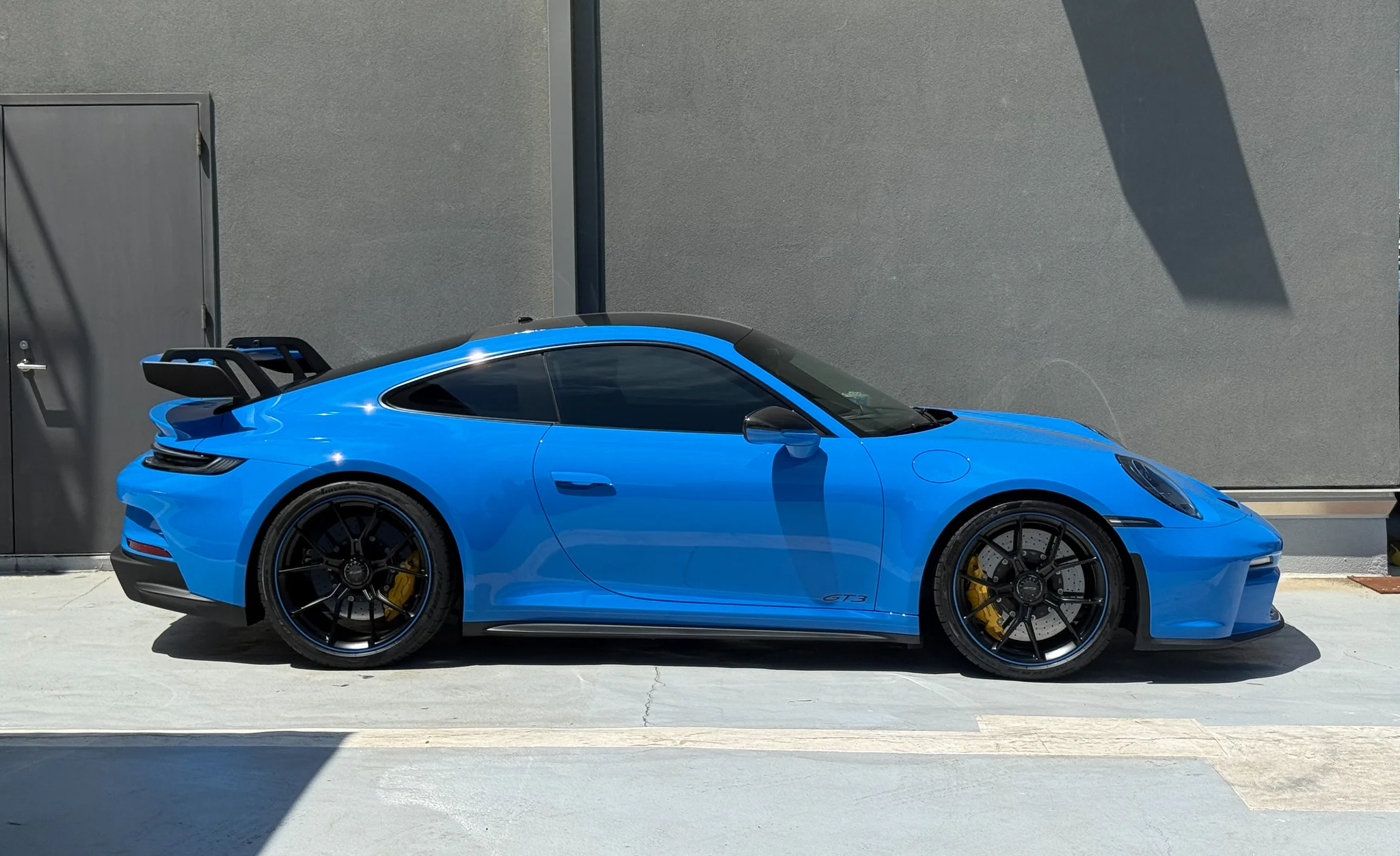 1,700-Mile 2022 Porsche 992 GT3 w/ PCCB photo 5