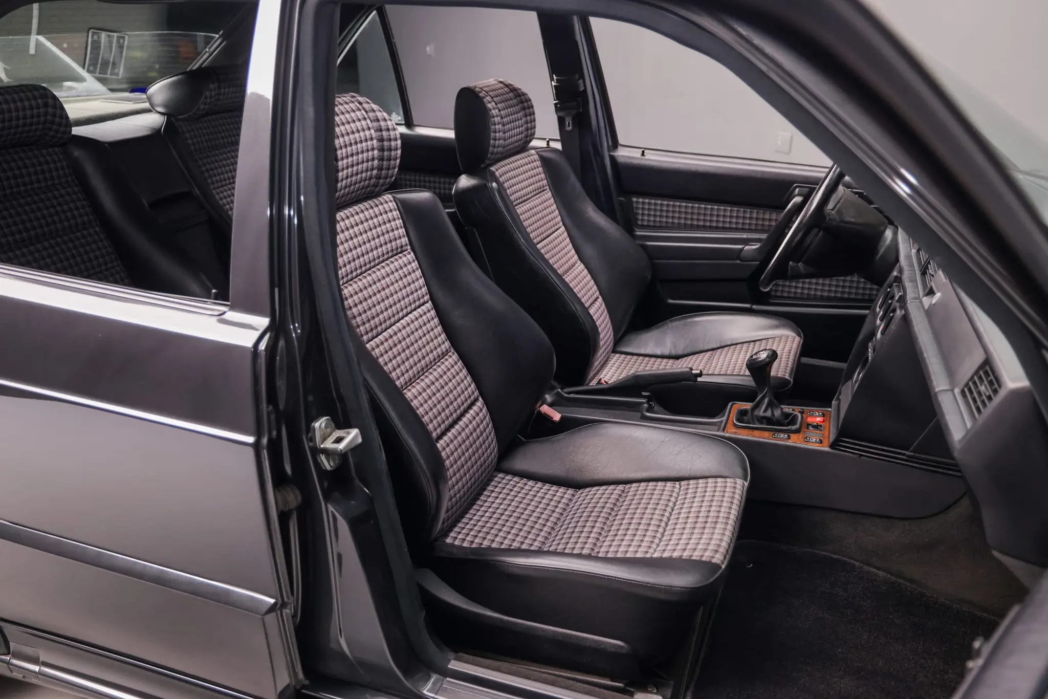 1990 Mercedes-Benz 190E 2.5-16 Evolution II photo 4