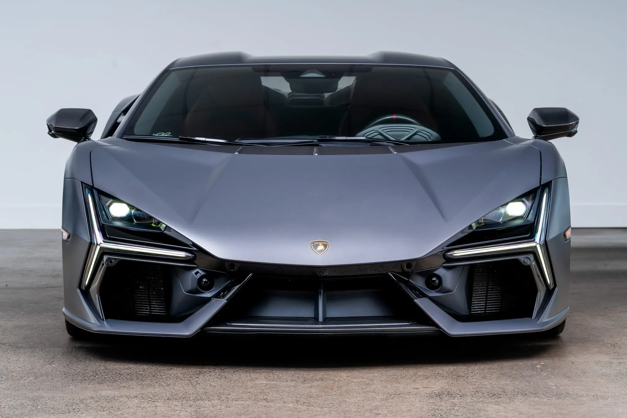 2025 Lamborghini Revuelto photo 3