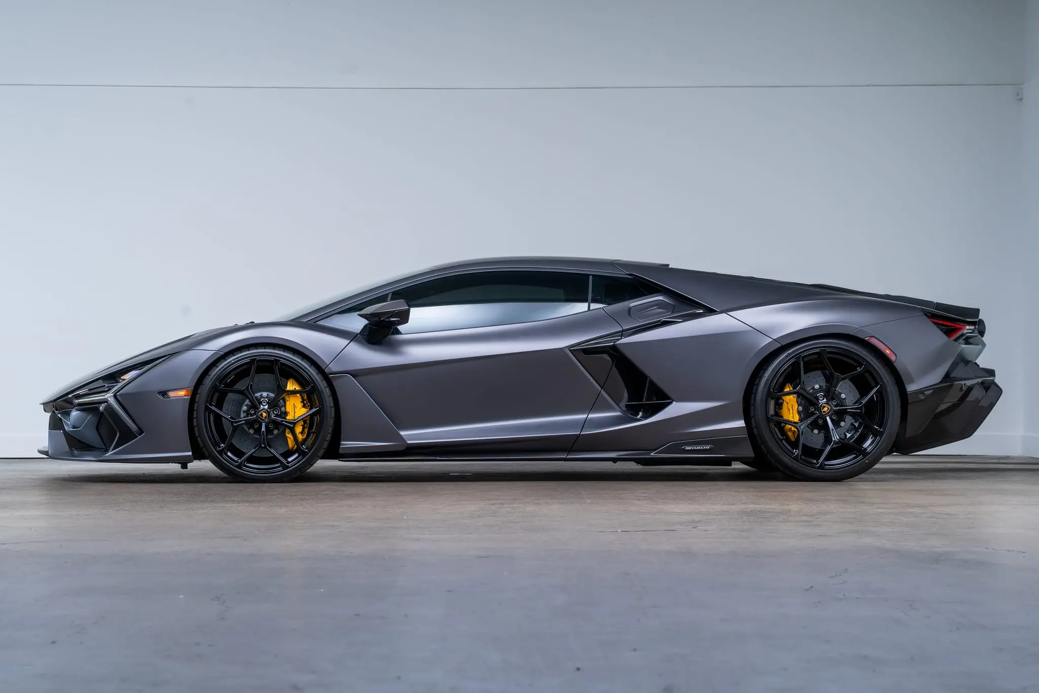 2025 Lamborghini Revuelto photo 4