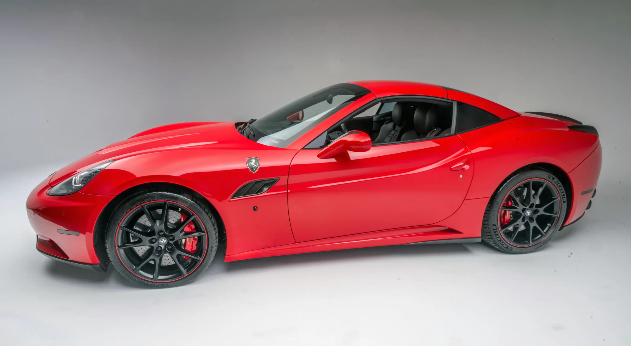 10k-Mile 2013 Ferrari California photo 6
