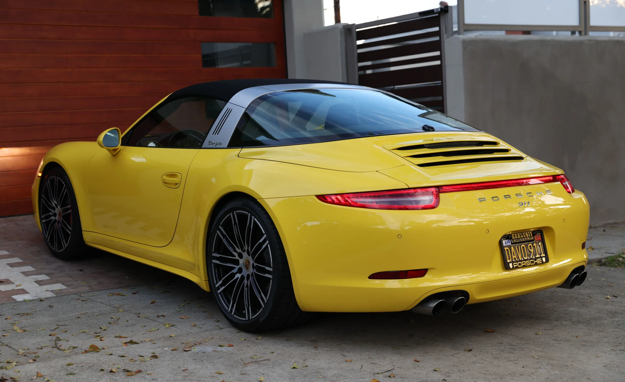 13k-Mile 2015 Porsche 991 Targa 4S photo 6
