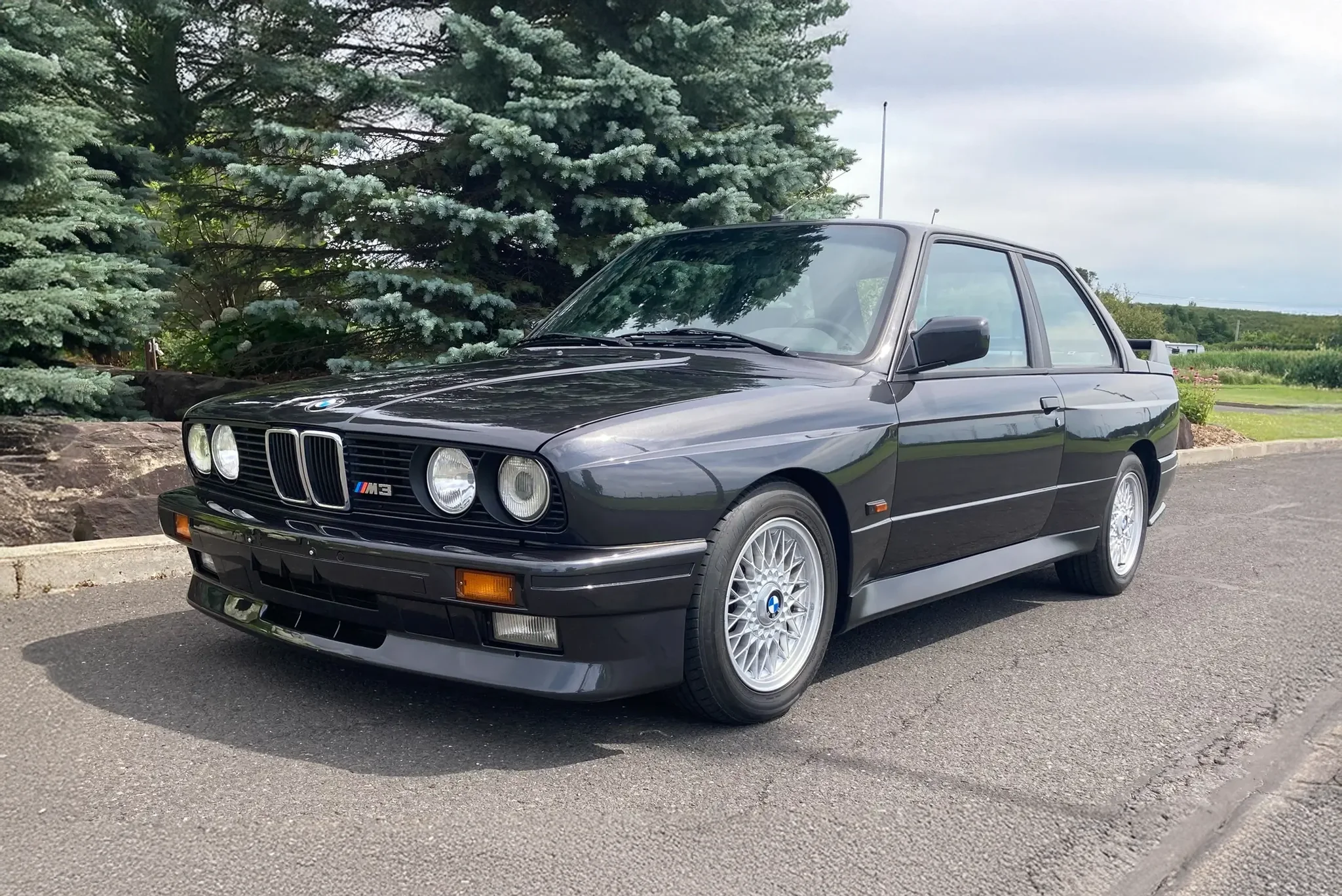 Japanese-Market 1988 BMW M3 photo 2