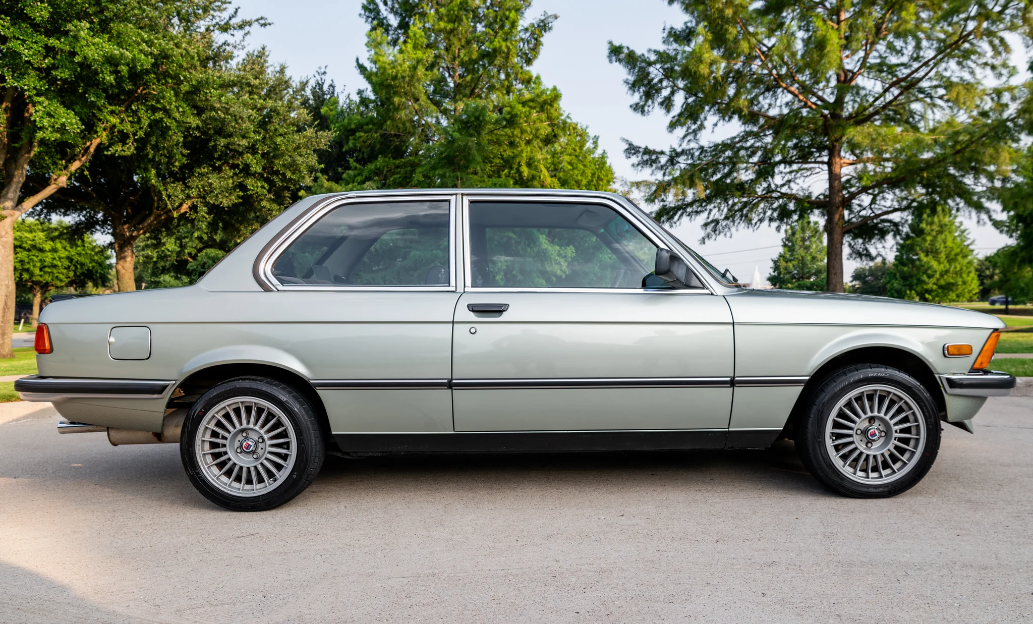 1983 BMW E21 323i 5-Speed photo 5