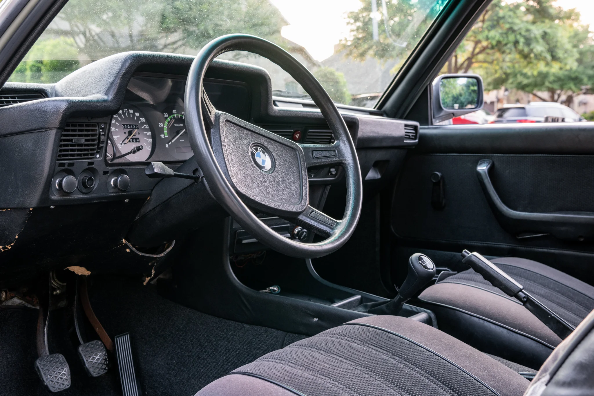 1983 BMW E21 323i 5-Speed photo 3
