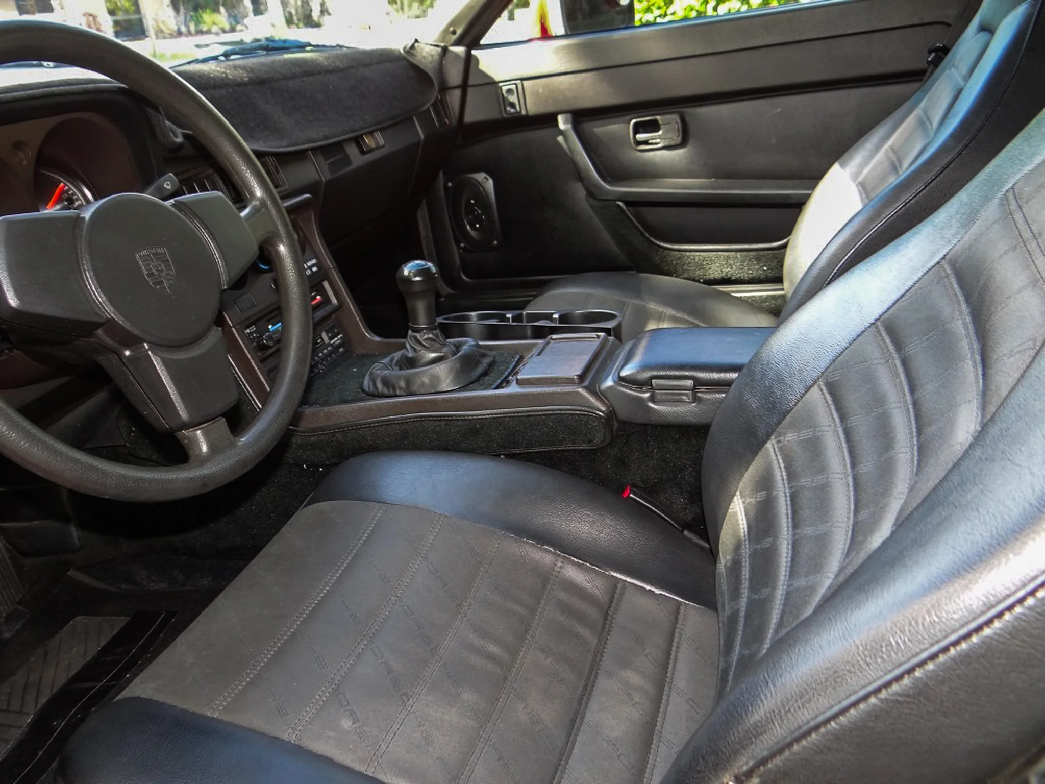 10-Years-Owned 1987 Porsche 924S 5-Speed photo 3