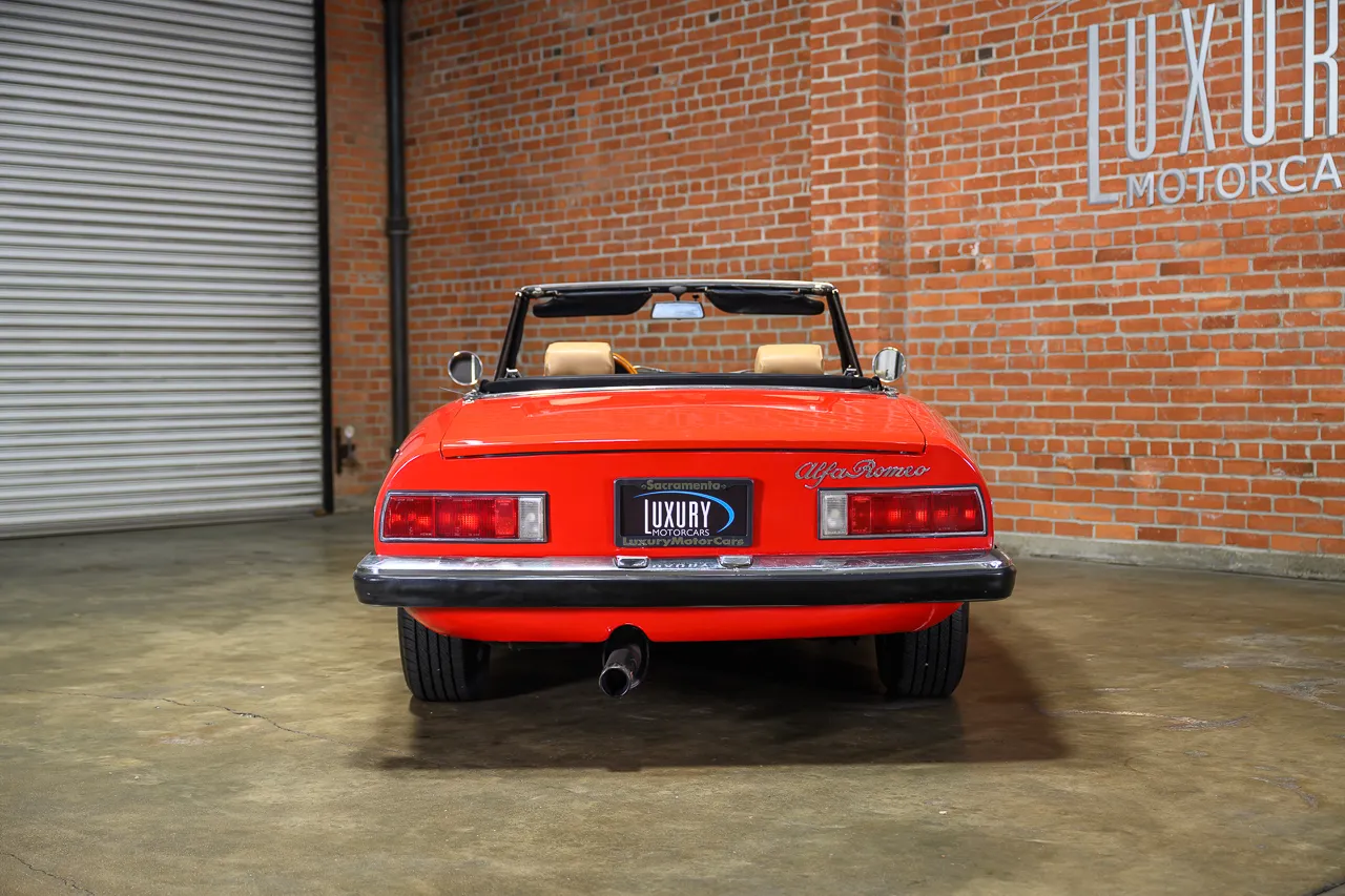 2.0L-Powered 1971 Alfa Romeo 1750 Spider Veloce photo 5