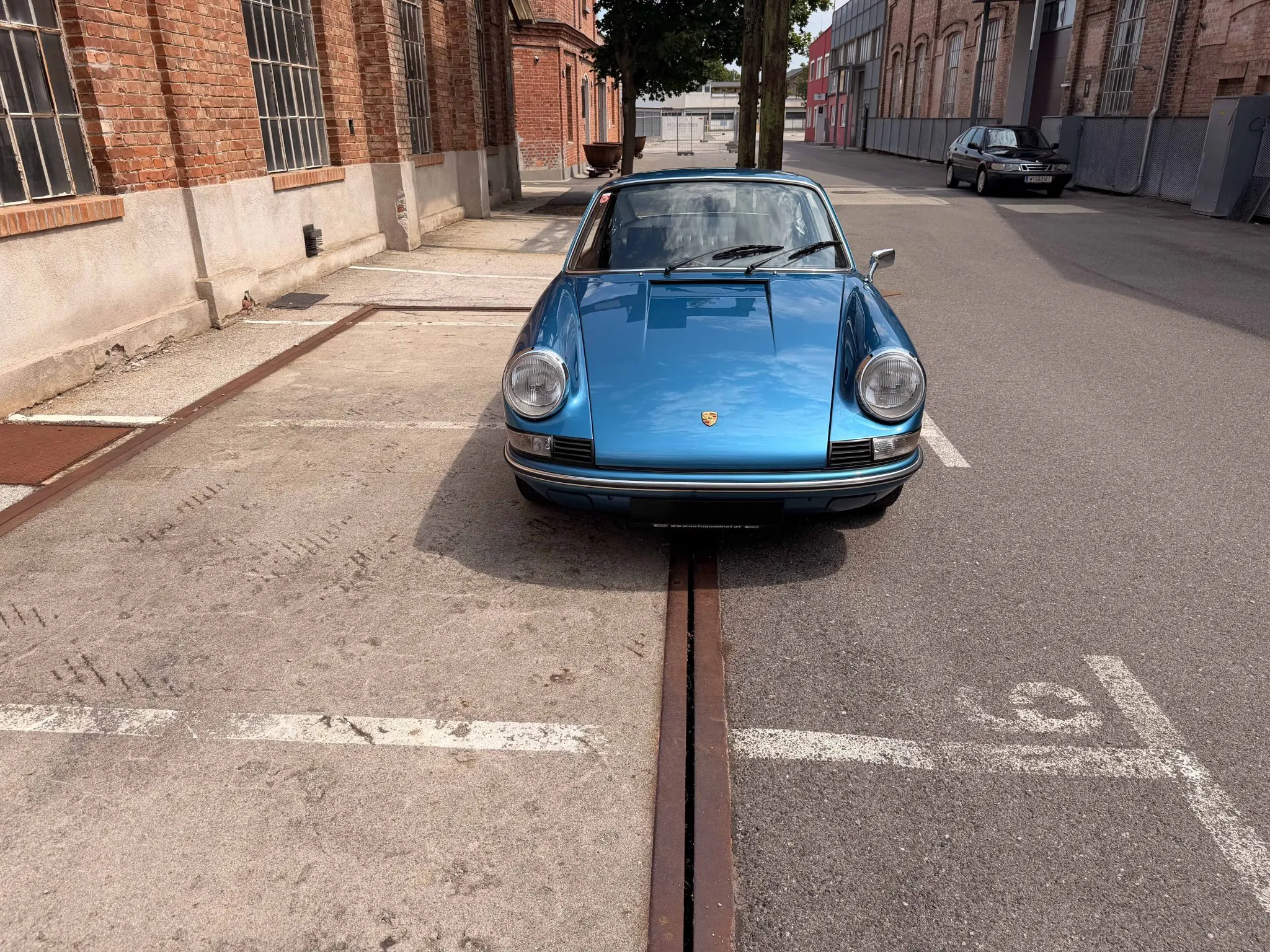1973 Porsche 911T Coupe 5-Speed photo 6